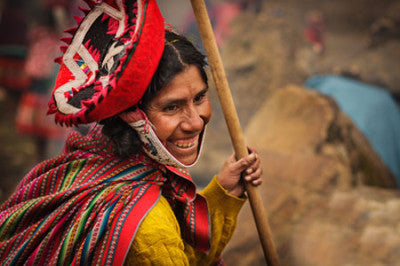 Ever wanted to speak with a Threads of Peru weaver? Now is your chance on ChatBasket.com!